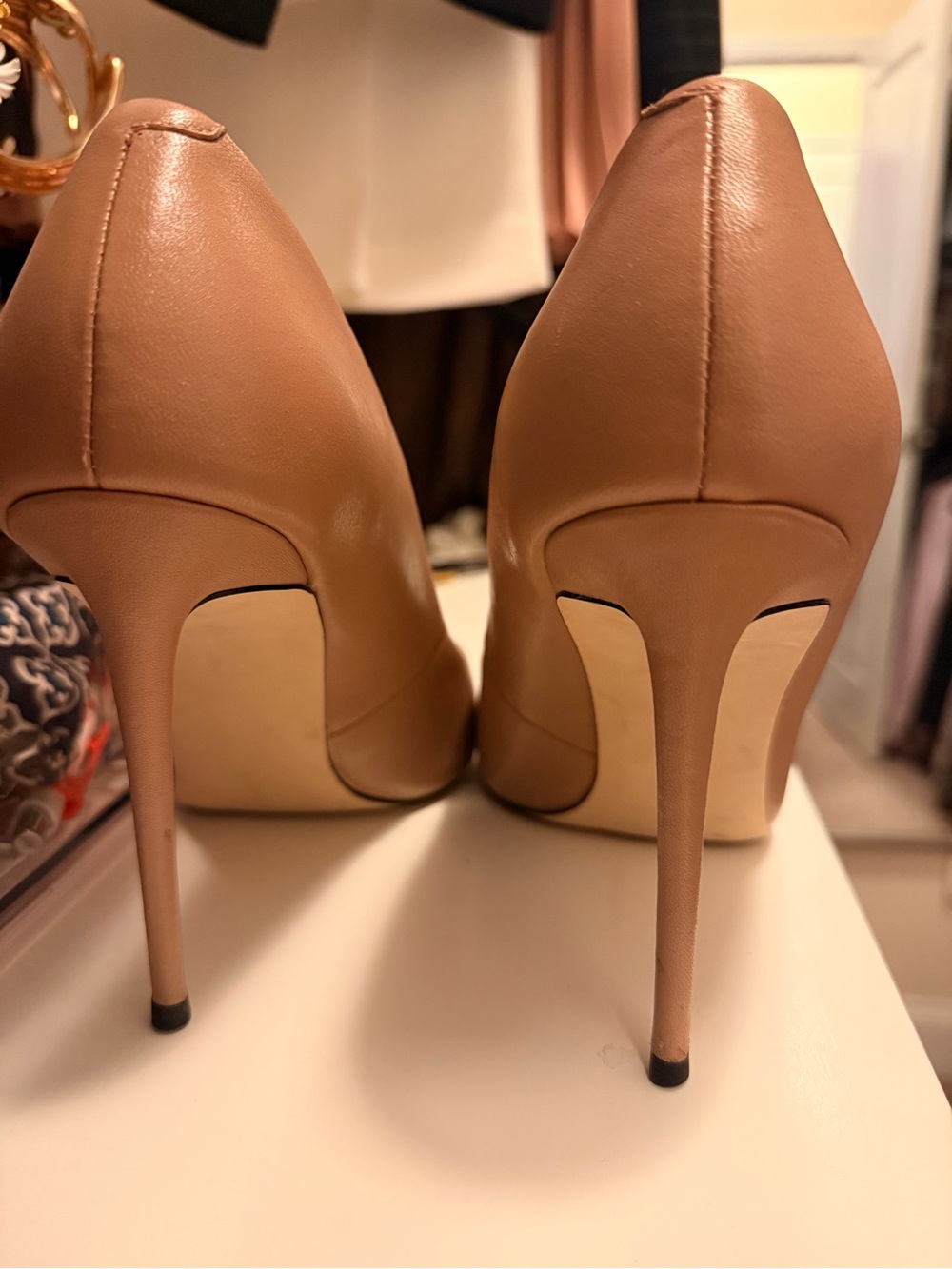 Steve Madden Two-Tone Tan and Black Pointed Toe Pumps - Picture 3 of 4